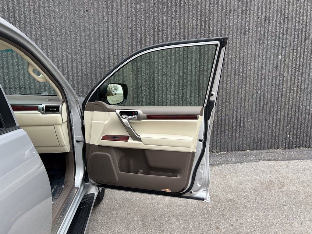 Used 2012 Lexus GX 460 w/ Comfort Plus Pkg image 23