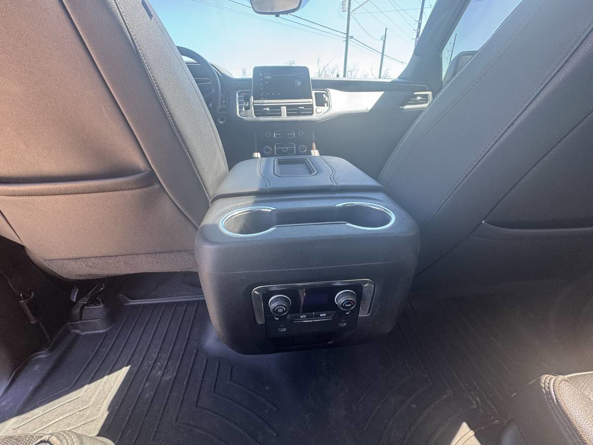 Used 2023 Chevrolet Suburban High Country AWD/4WD image 13