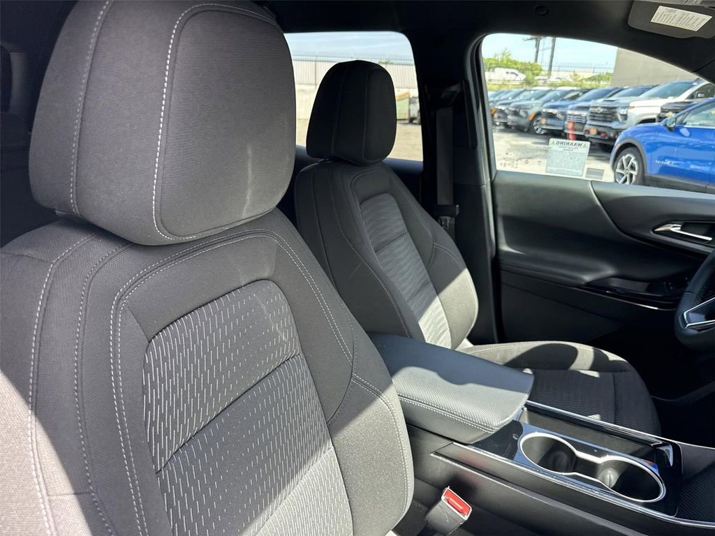 Used 2025 Chevrolet Equinox LT image 25