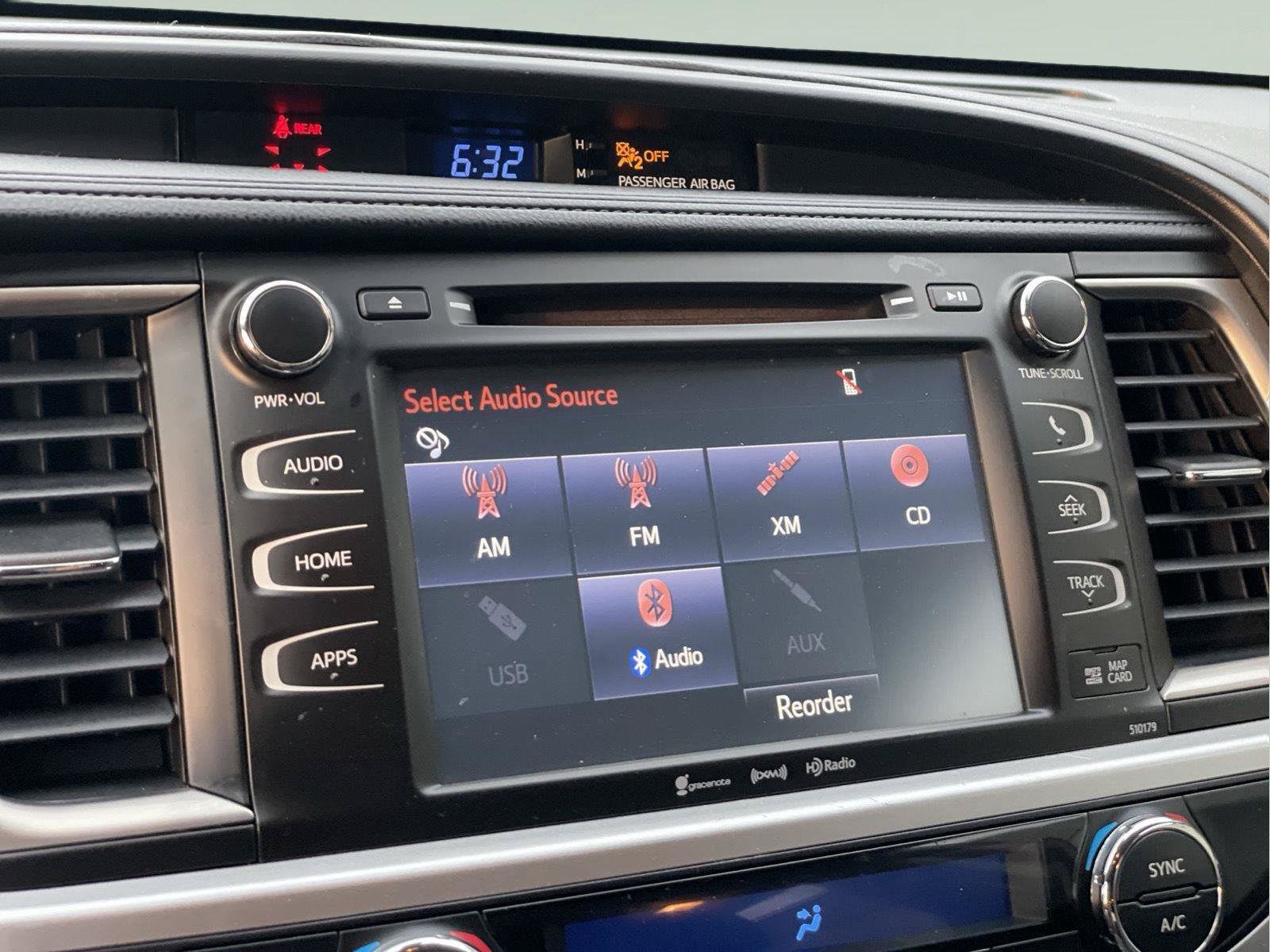 Used 2018 Toyota Highlander XLE AWD/4WD image 35