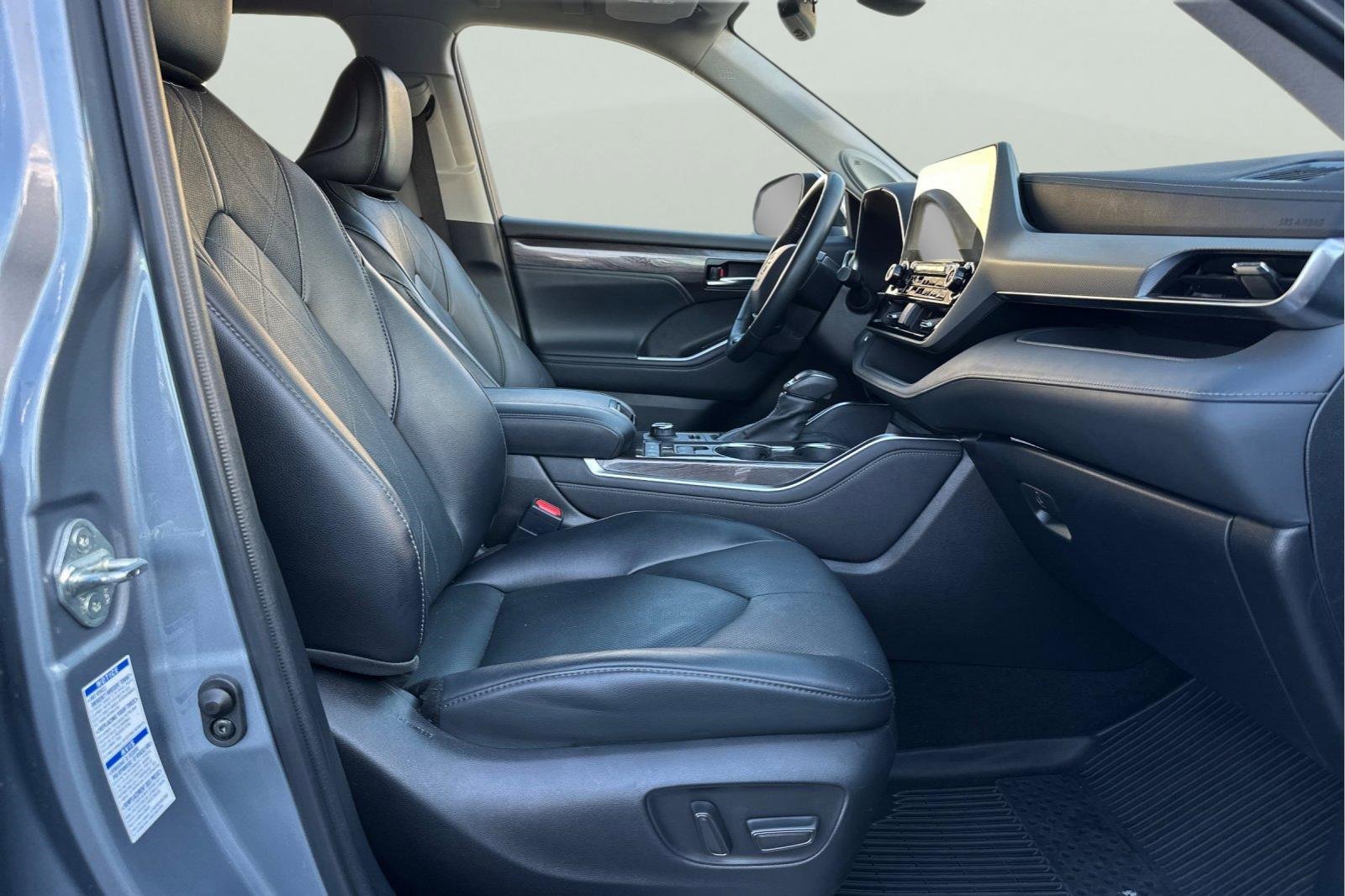 Certified 2022 Toyota Highlander Platinum image 22