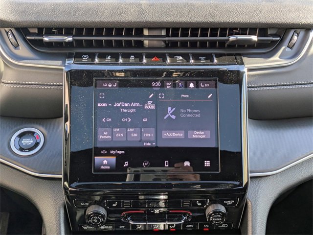 New 2025 Jeep Grand Cherokee Altitude image 18