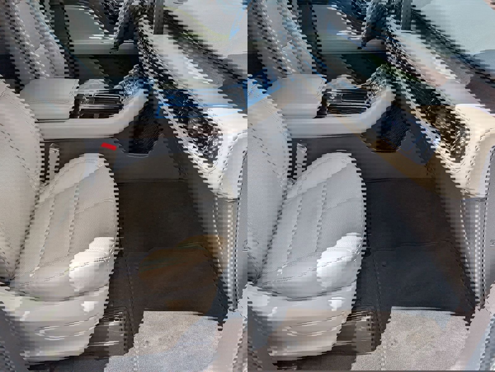 Used 2023 Lincoln Aviator Reserve w/ Equipment Group 201A image 30