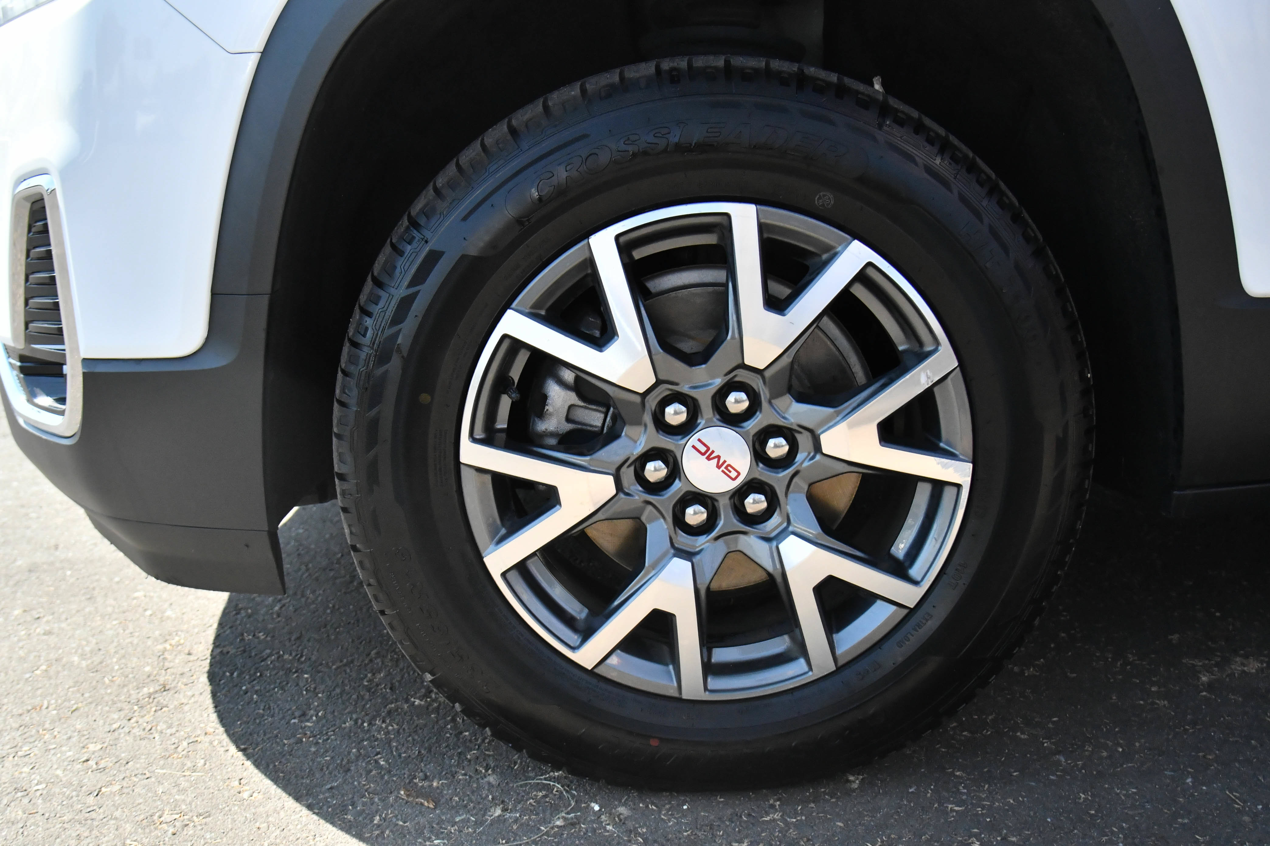 Used 2023 GMC Acadia SLT FWD image 12