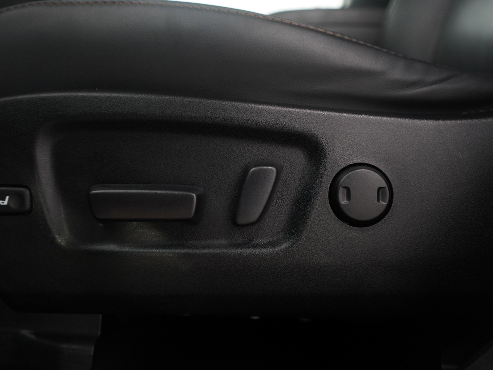 Used 2018 Toyota Highlander XLE image 25