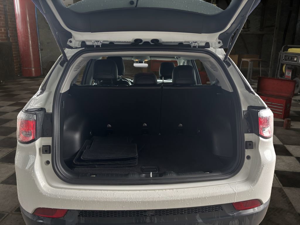 Used 2022 Jeep Compass Latitude image 10