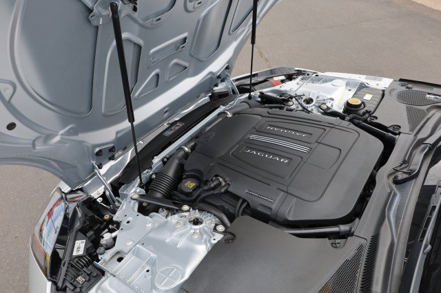 Used 2019 Jaguar F-TYPE R-Dynamic RWD image 43