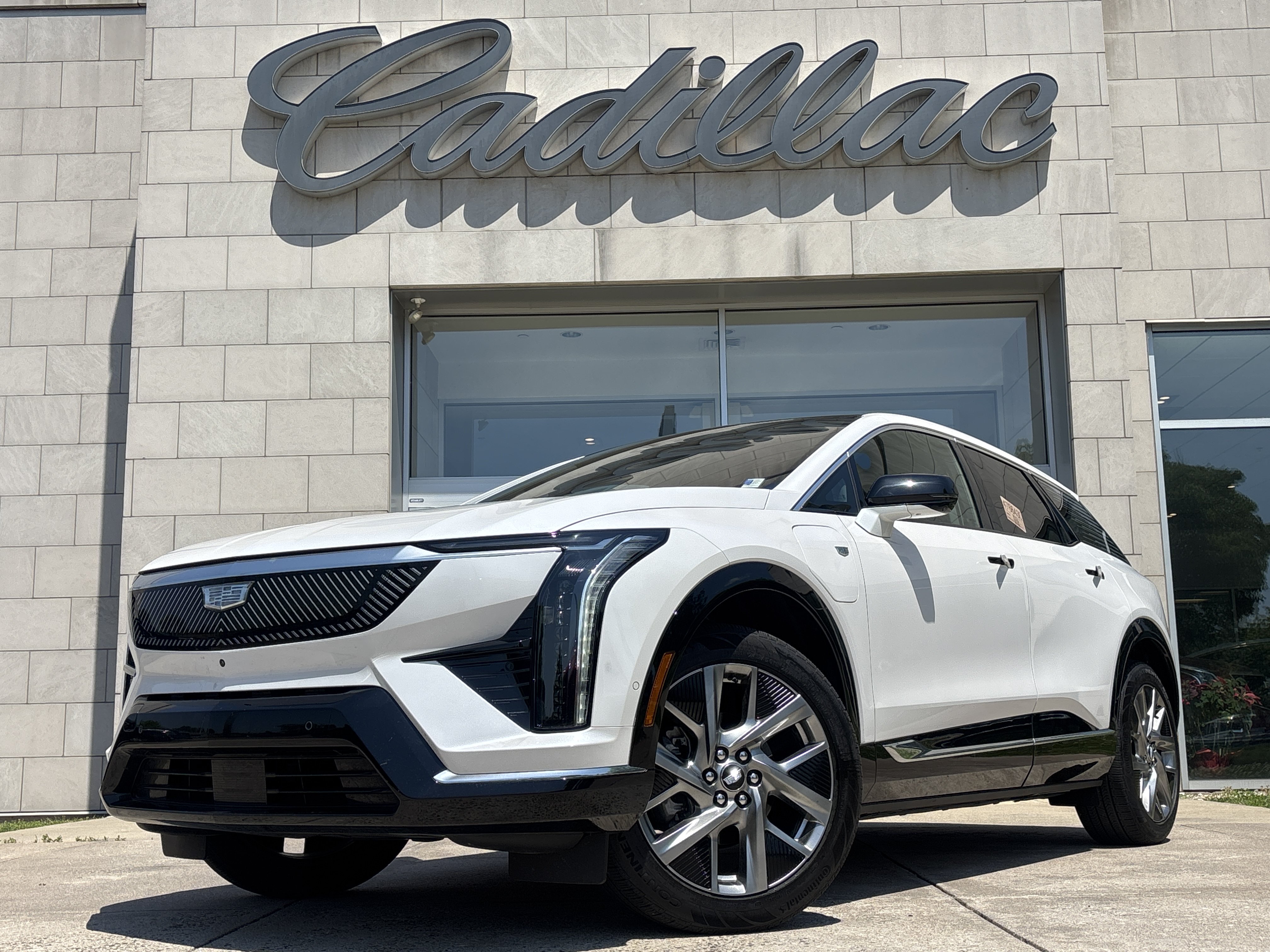 Used 2025 Cadillac Optiq Luxury 2 AWD/4WD image 11