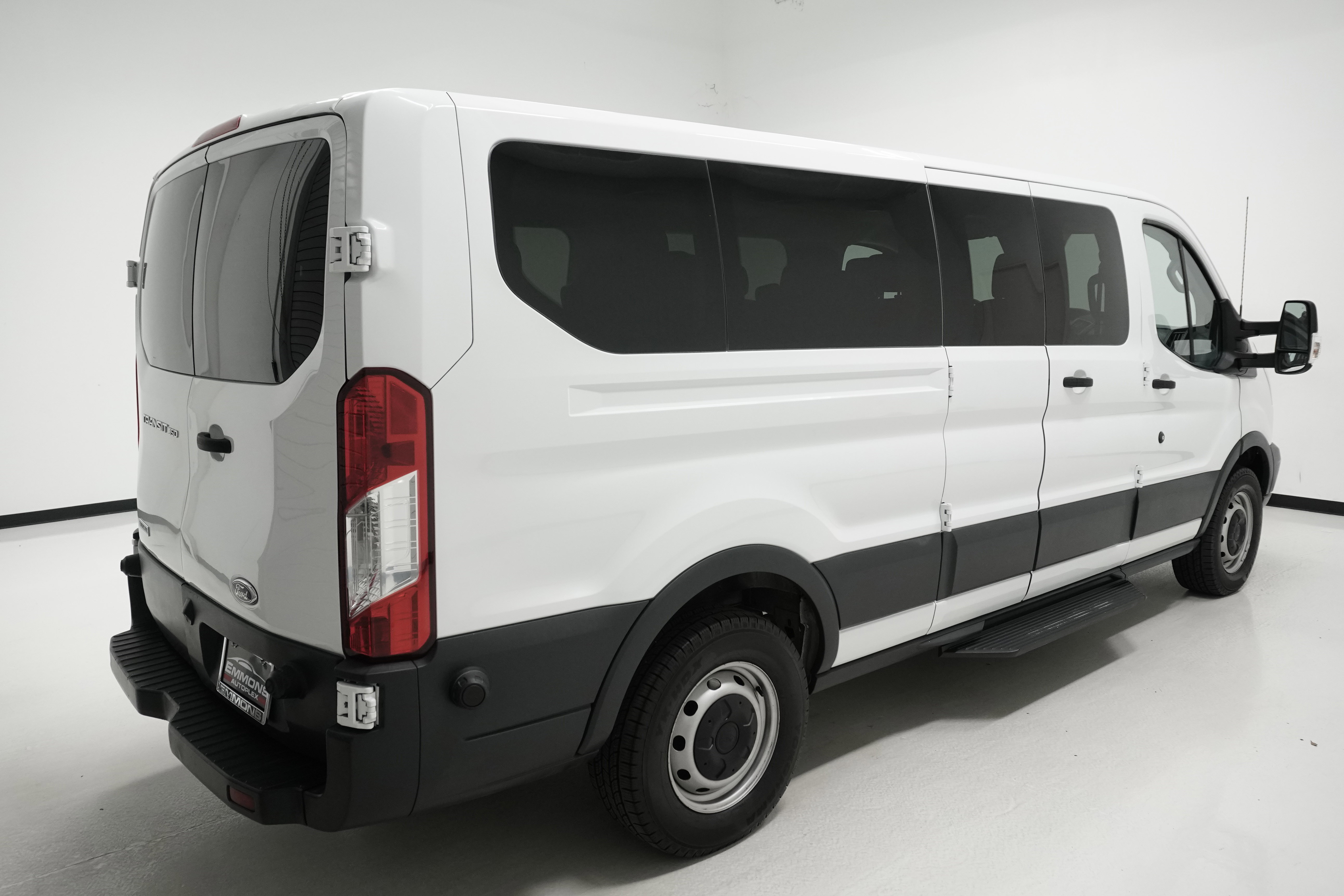 Used 2017 Ford Transit 350 XL RWD image 3