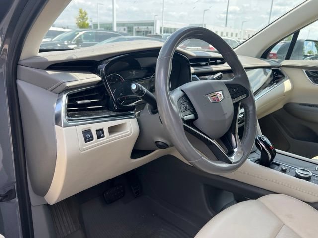 Used 2020 Cadillac XT6 Premium Luxury w/ LPO, Floor Liner Package FWD image 9