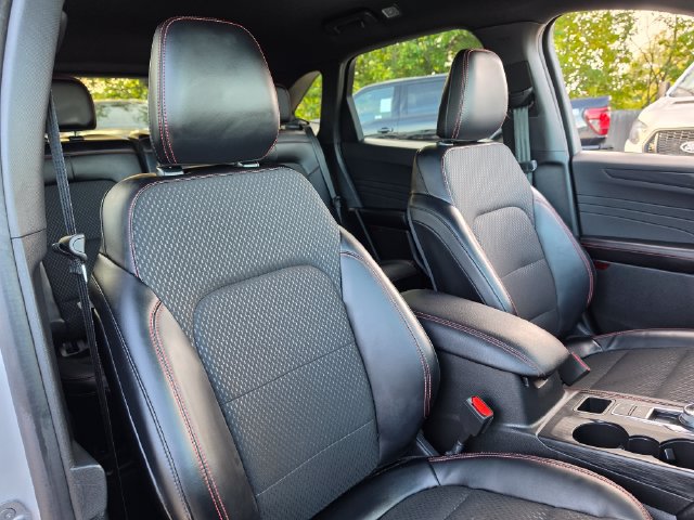 Used 2025 Ford Escape ST-Line Select w/ Tech Pack #2 AWD/4WD image 19