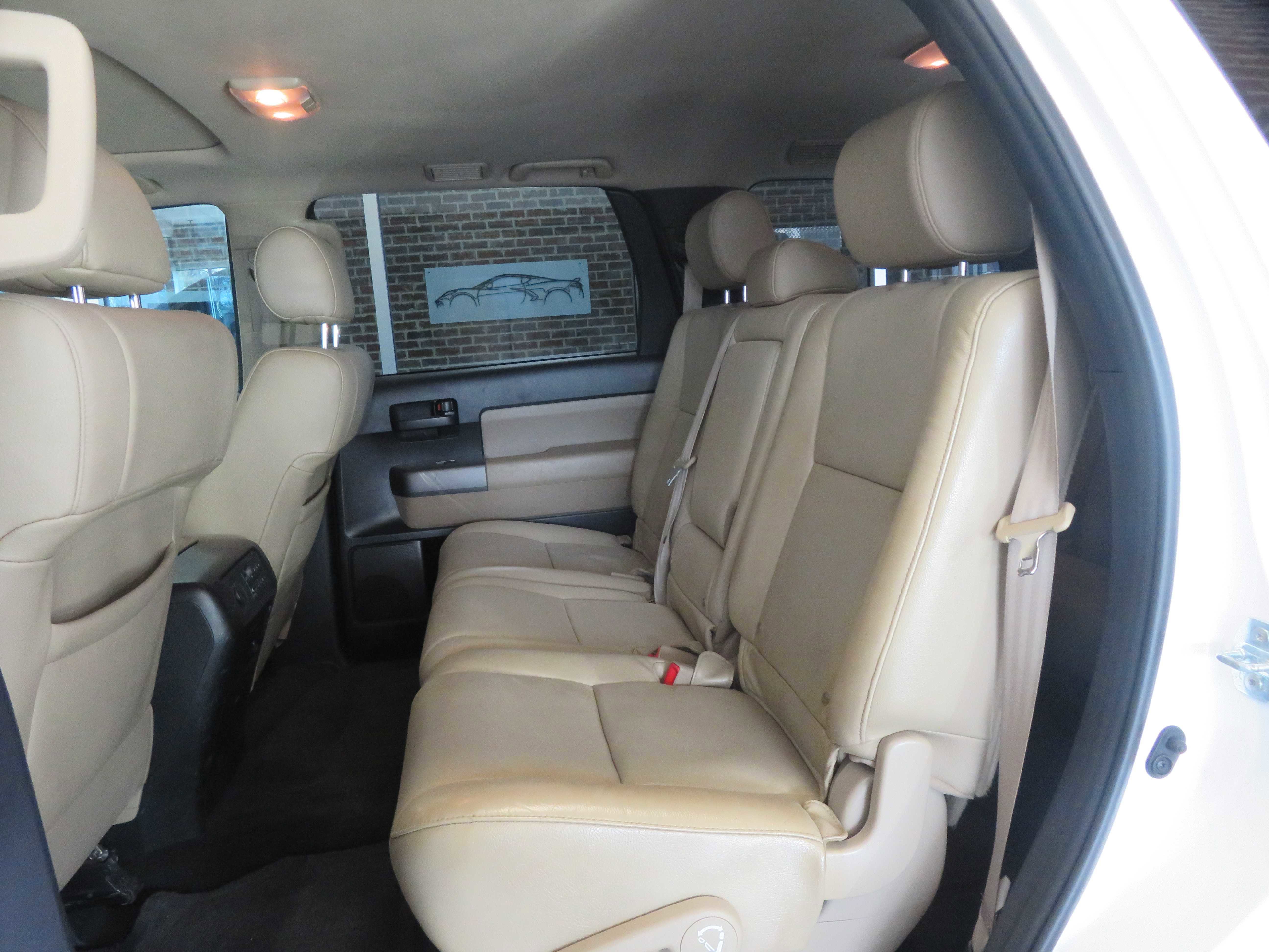 Used 2015 Toyota Sequoia SR5 w/ Premium Package image 19