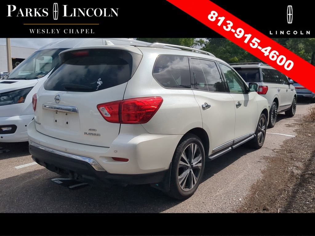 Used 2020 Nissan Pathfinder Platinum image 10