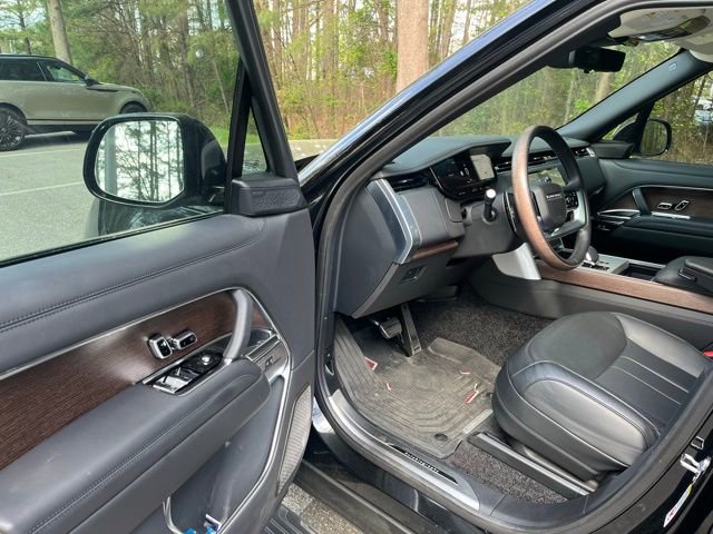 Certified 2025 Land Rover Range Rover Long Wheelbase Autobiography image 4