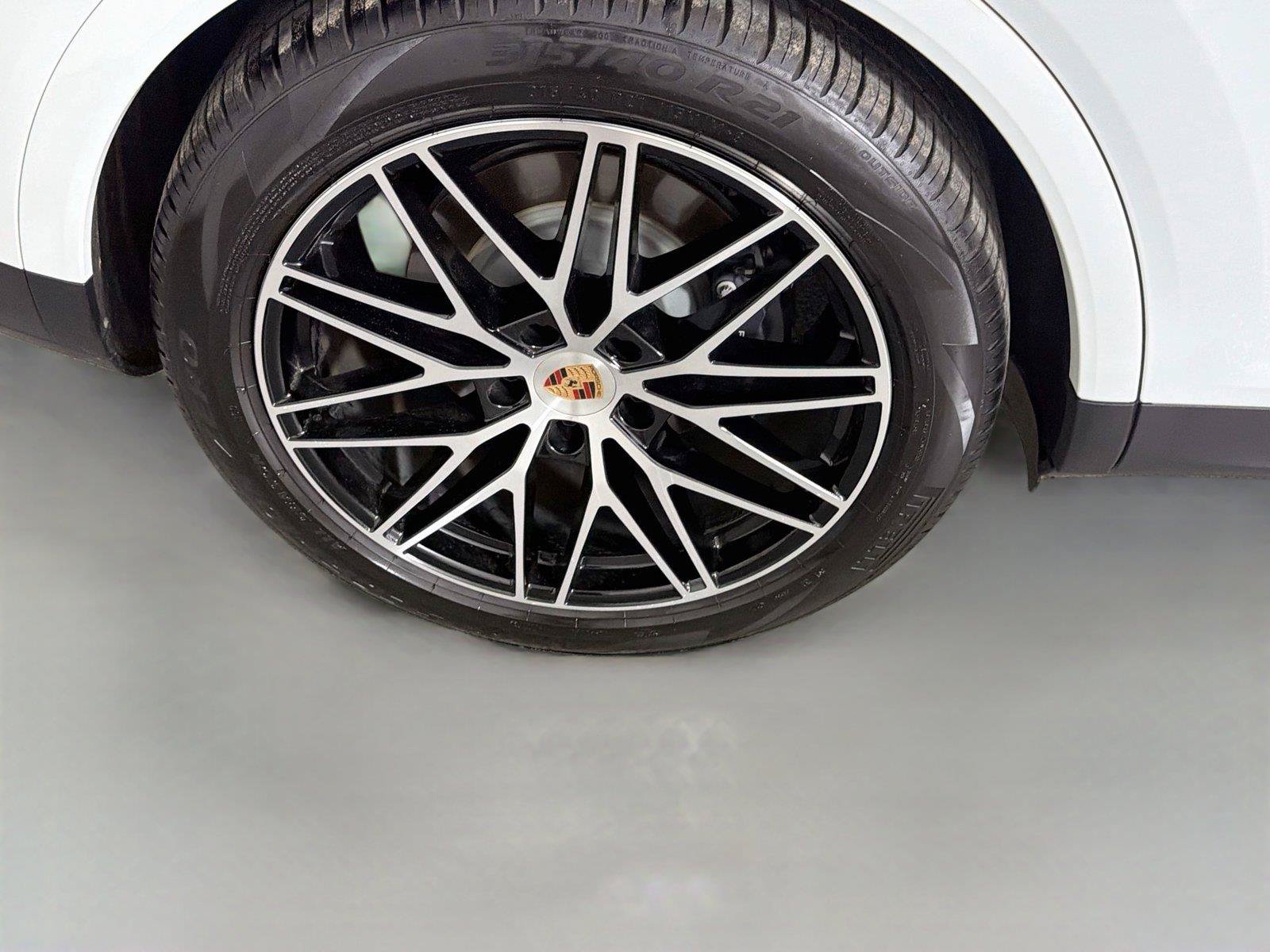 Certified 2026 Porsche Cayenne AWD/4WD image 13