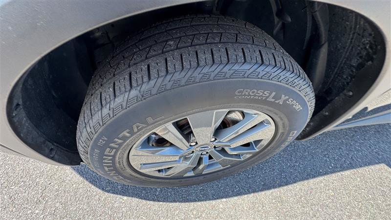 Used 2024 Nissan Pathfinder SV AWD/4WD image 25