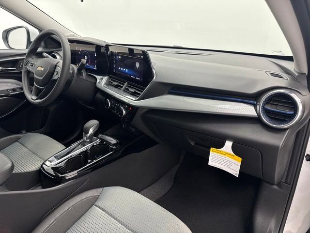 New 2026 Chevrolet Trax LT w/ Sunroof Package FWD image 27