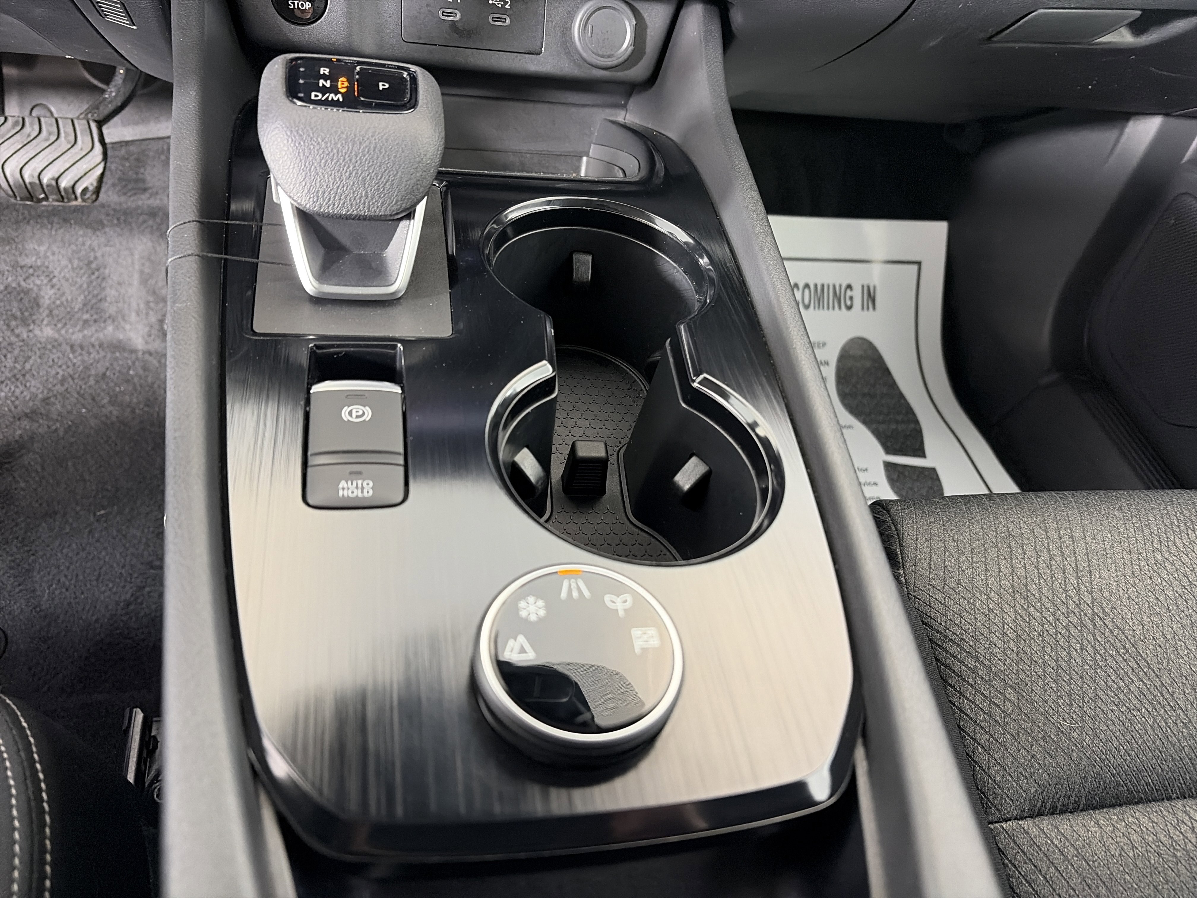 Used 2025 Nissan Rogue SV image 23