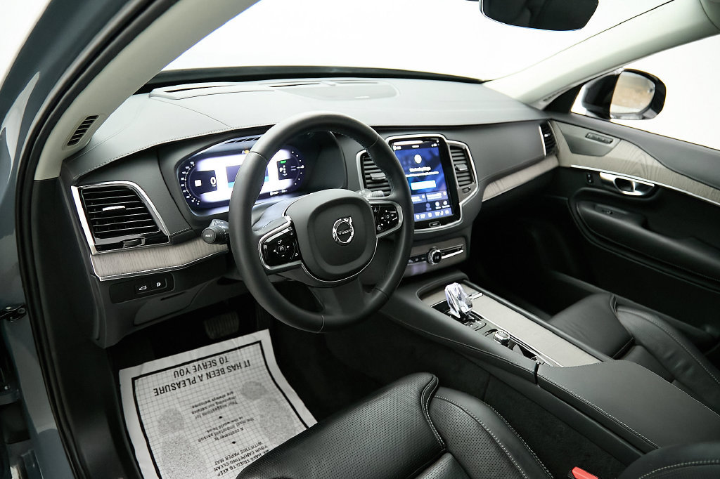 Certified 2023 Volvo XC90 T8 Ultimate w/ Protection Package AWD/4WD image 12