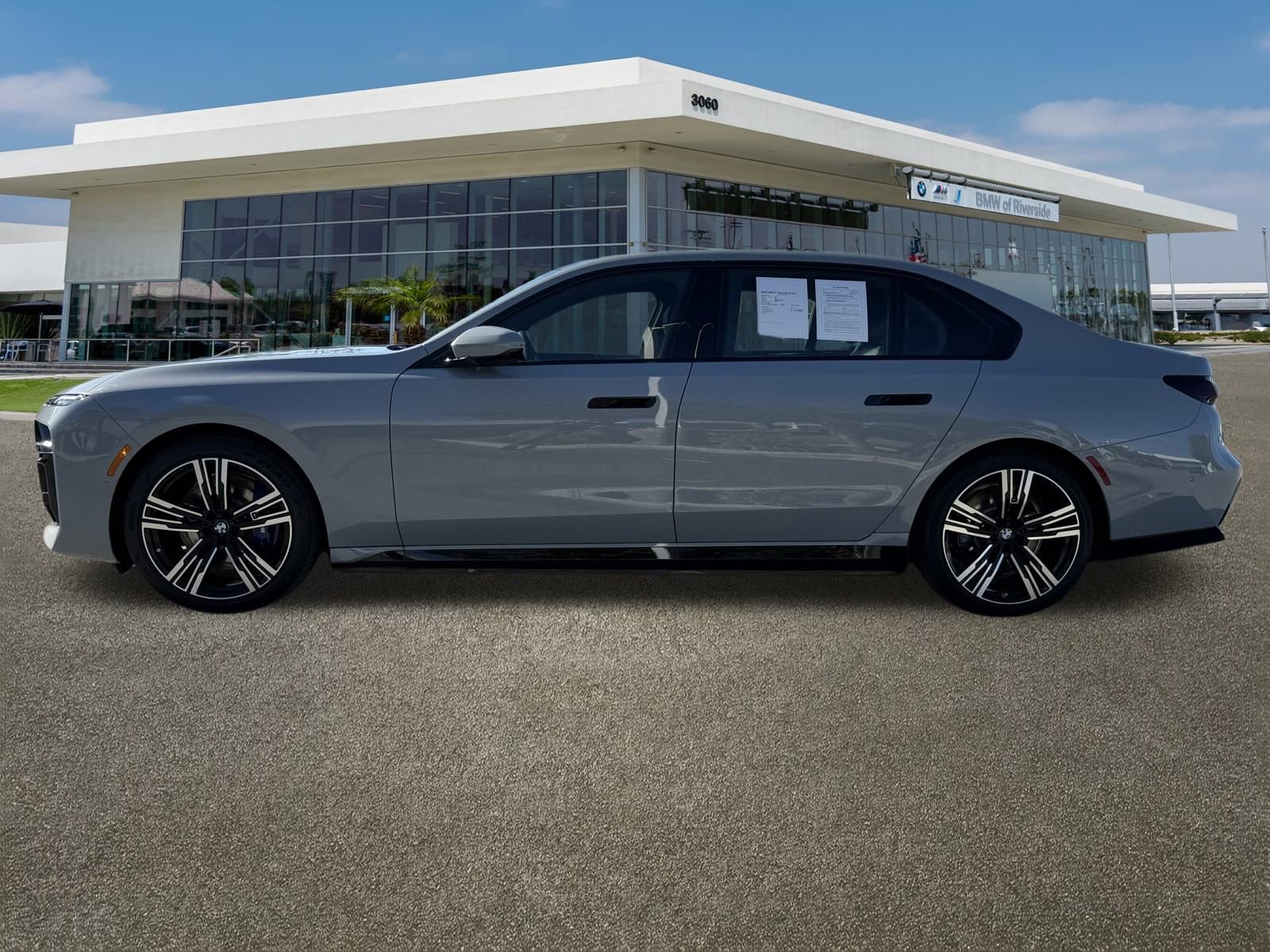 Used 2025 BMW i7 eDrive50 w/ M Sport Package image 6