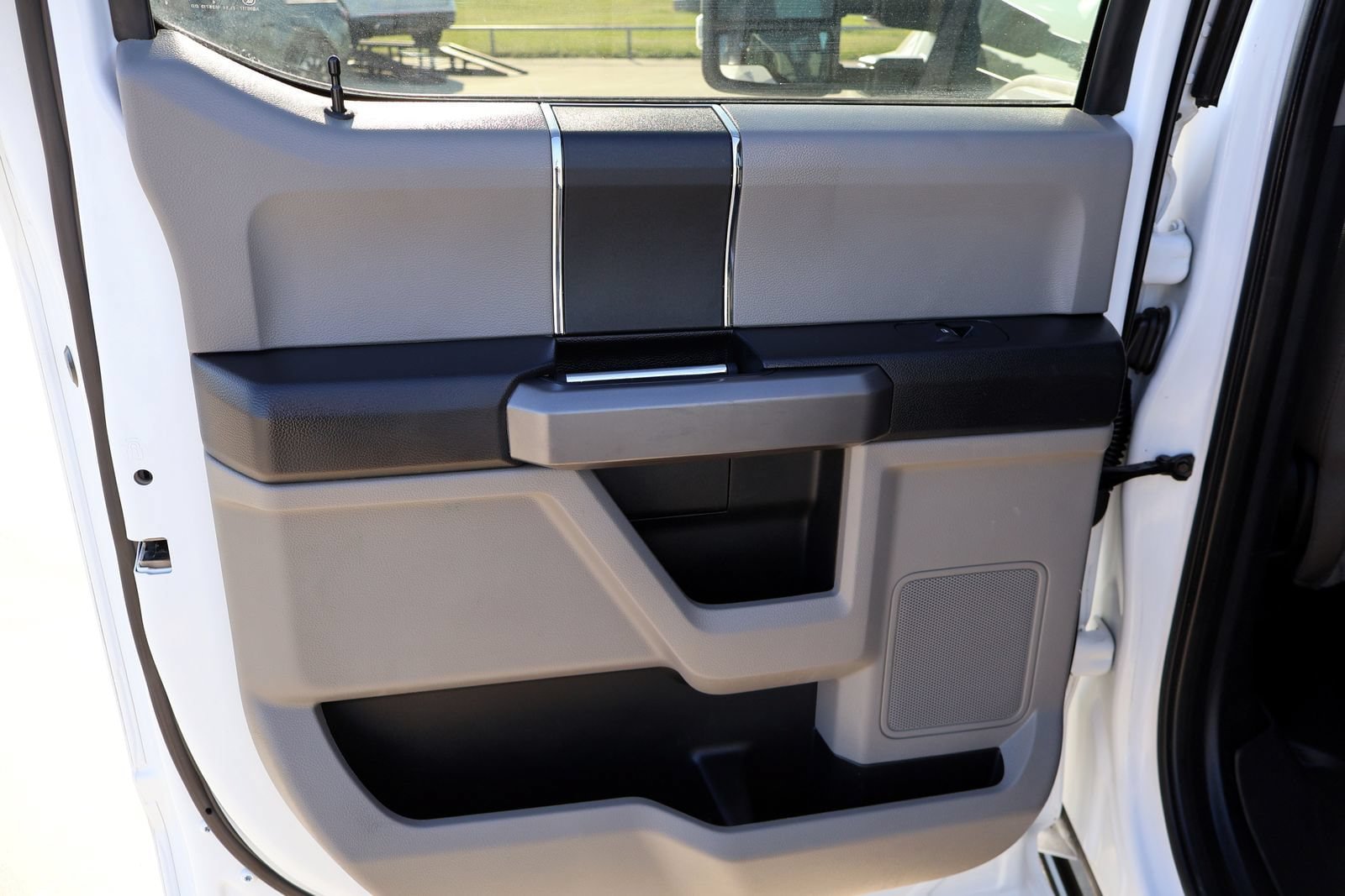 Used 2020 Ford F250 XLT w/ FX4 Off-Road Package AWD/4WD image 14