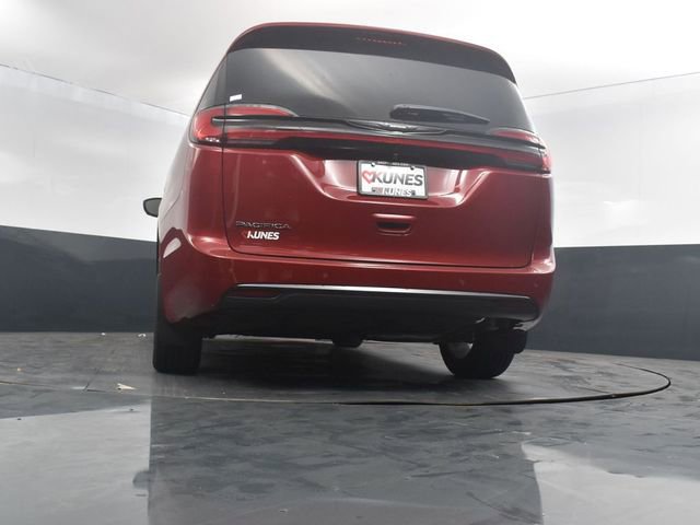 New 2026 Chrysler Pacifica Select FWD image 45
