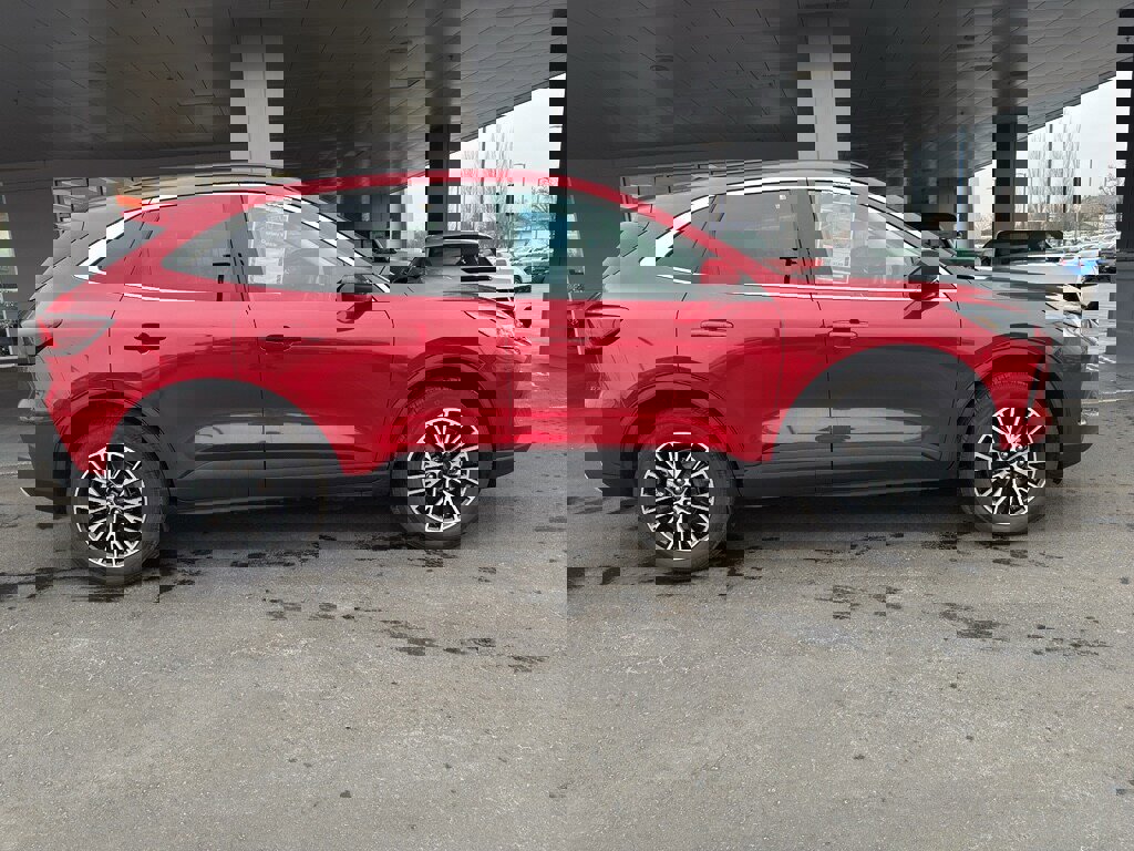 New 2025 Ford Escape SE image 3
