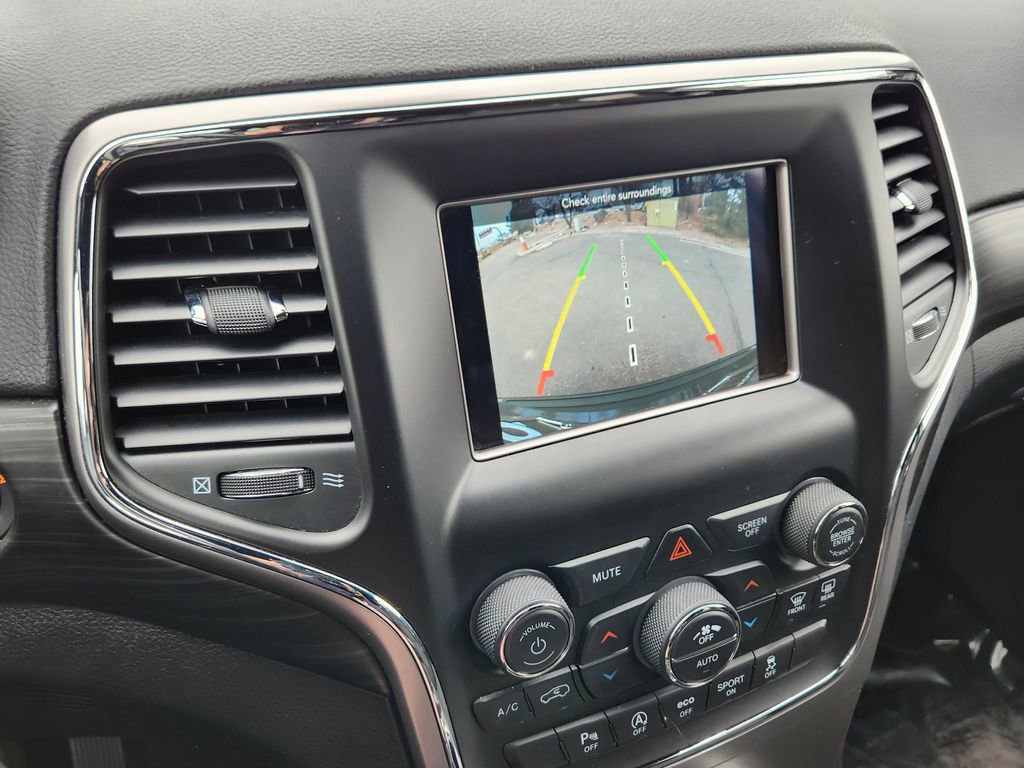 Used 2021 Jeep Grand Cherokee Laredo image 9