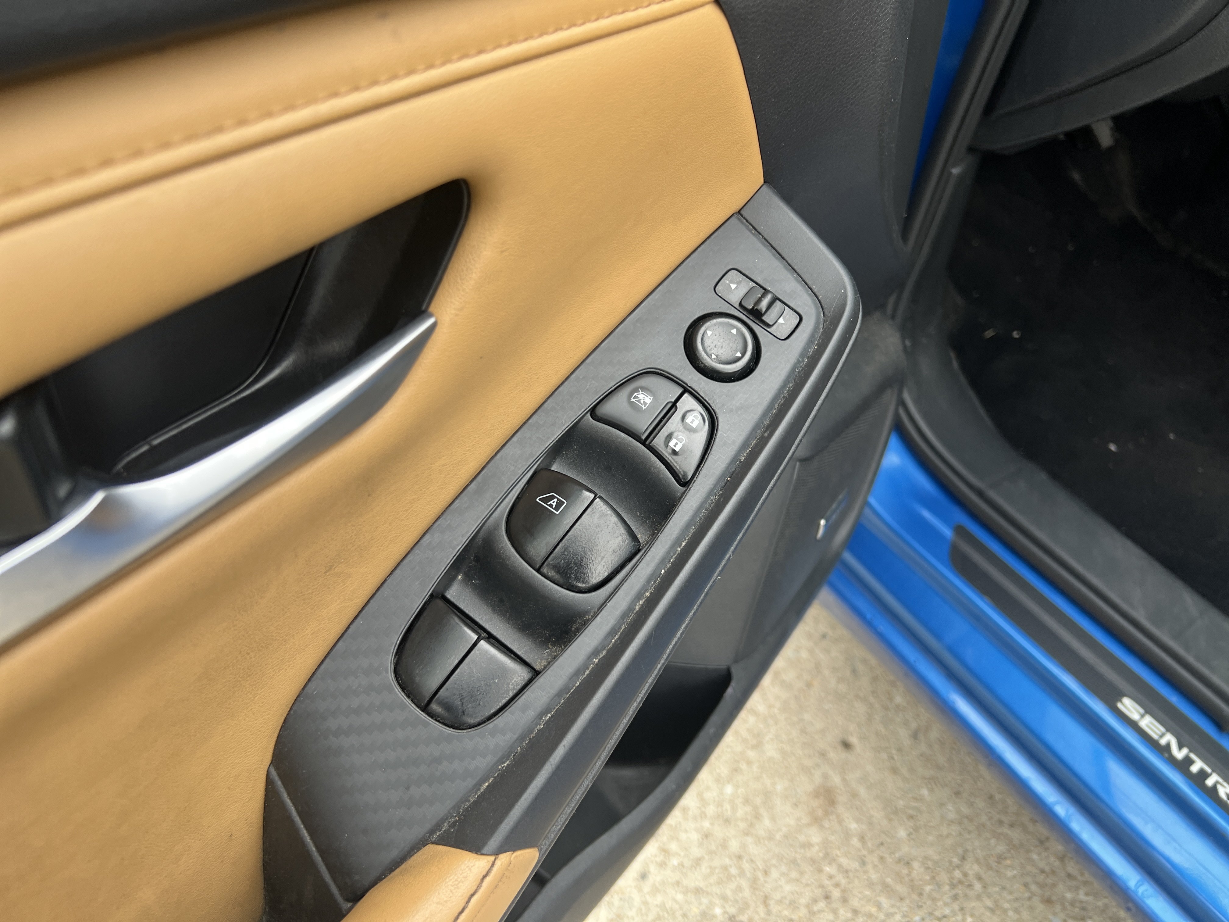 Used 2024 Nissan Sentra SV w/ SV Premium Package FWD image 14