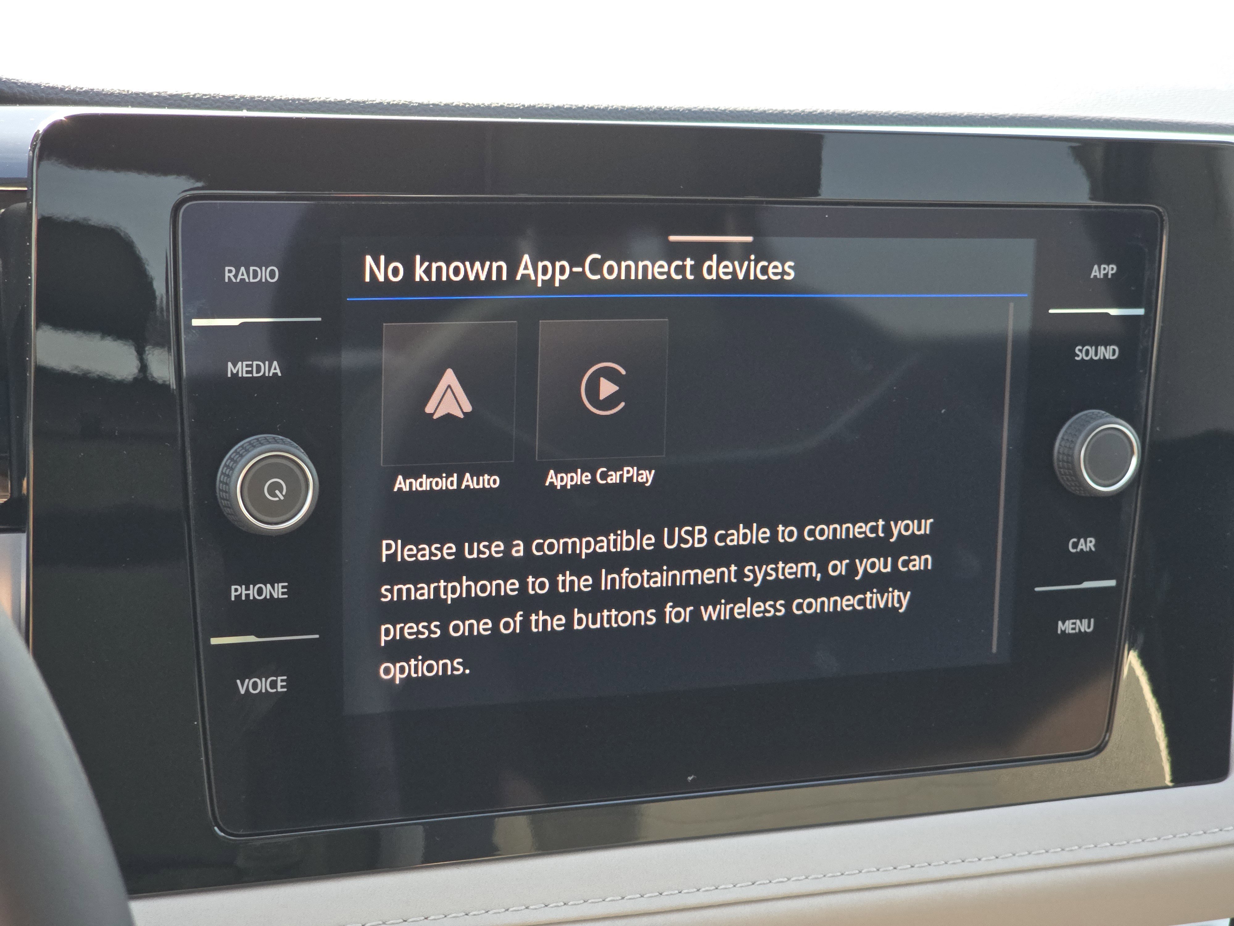 New 2025 Volkswagen Taos SE image 10