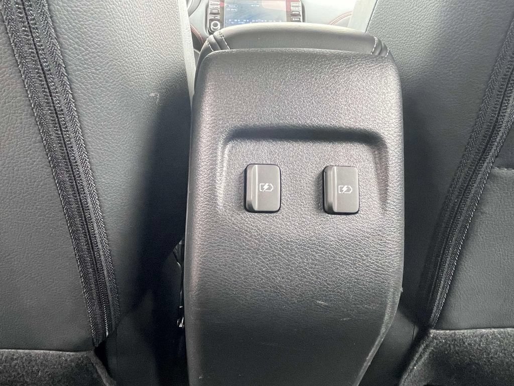 Used 2023 Nissan Kicks SR w/ SR Premium Package FWD image 12