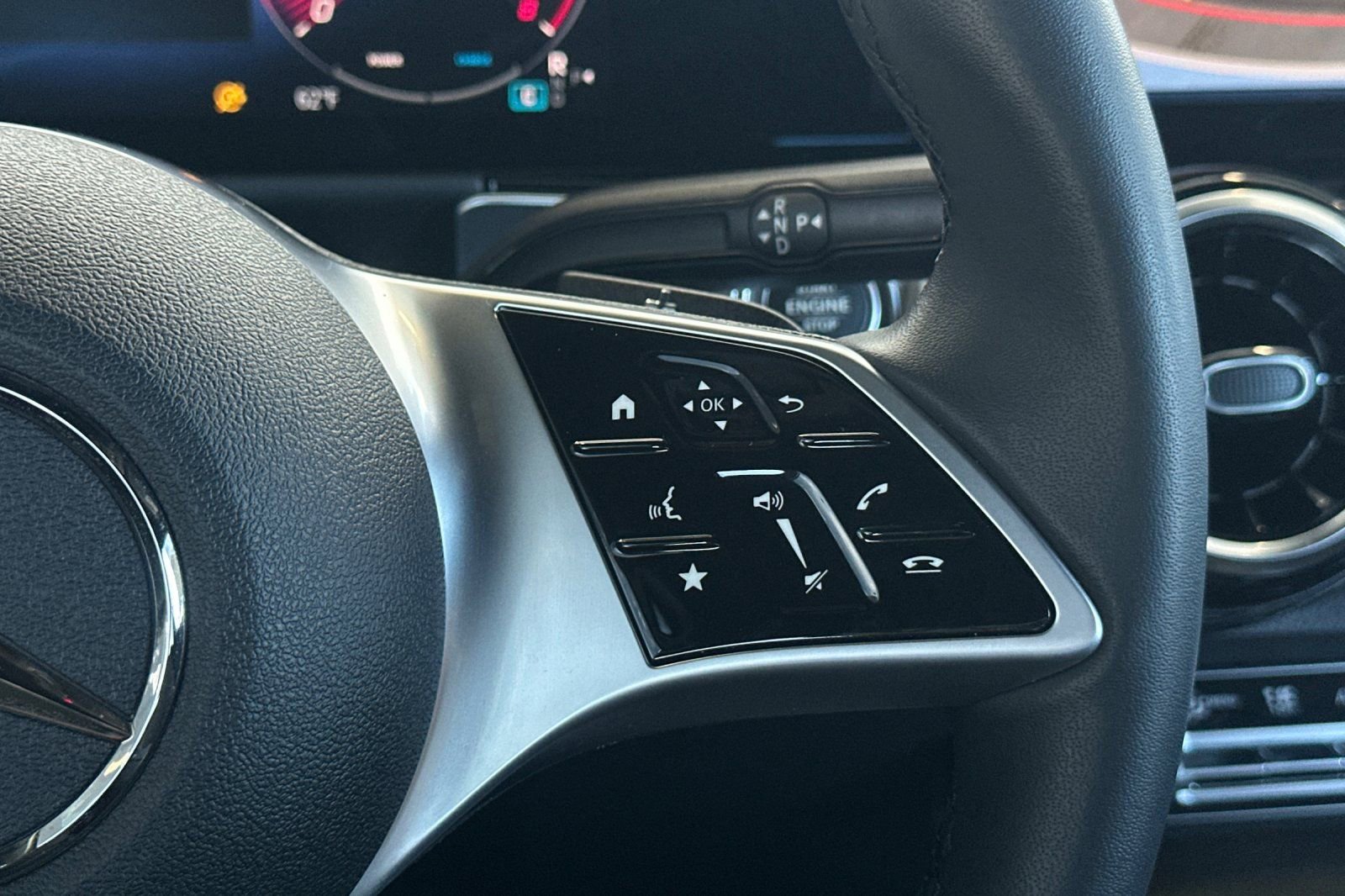 Certified 2026 Mercedes-Benz GLB 250 image 30