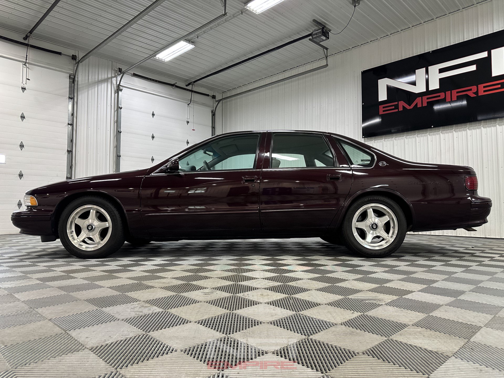 Used 1995 Chevrolet Impala SS RWD image 10