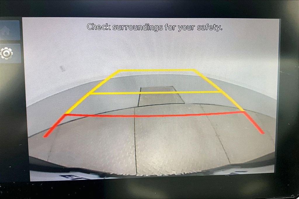 Used 2023 Hyundai Venue SEL FWD image 23