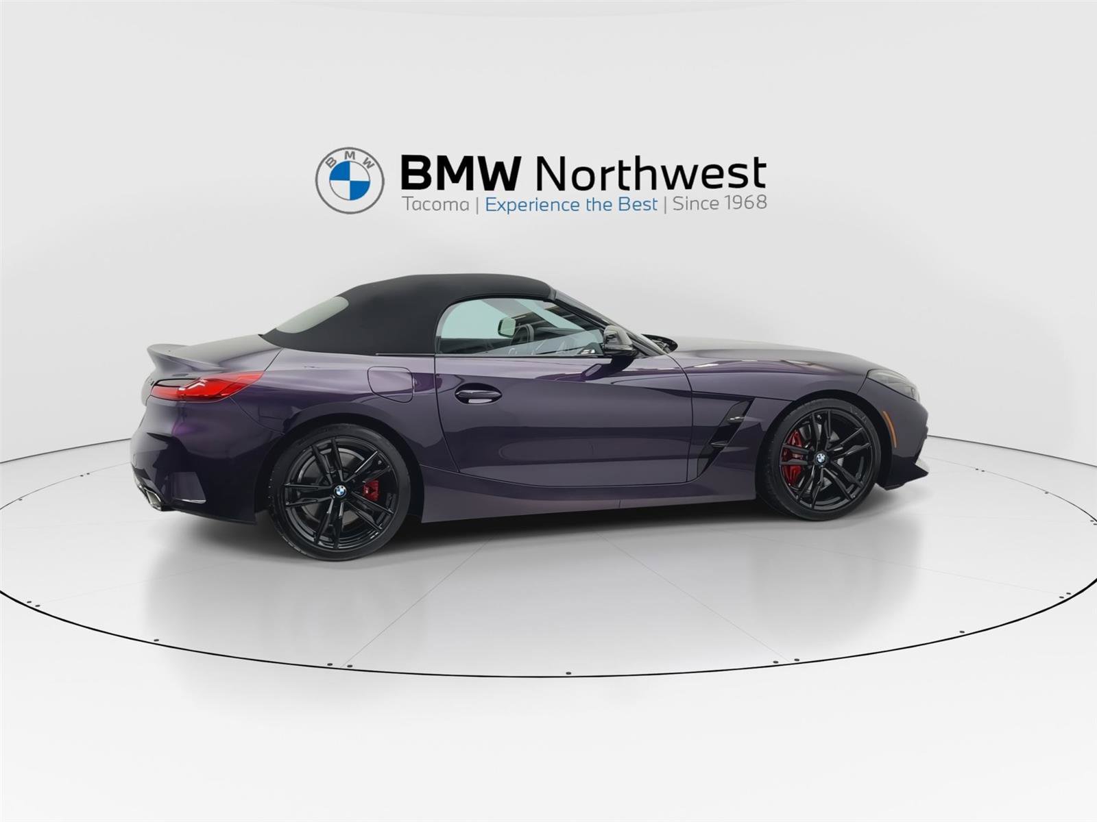 Used 2024 BMW Z4 M40i w/ Premium Package image 4