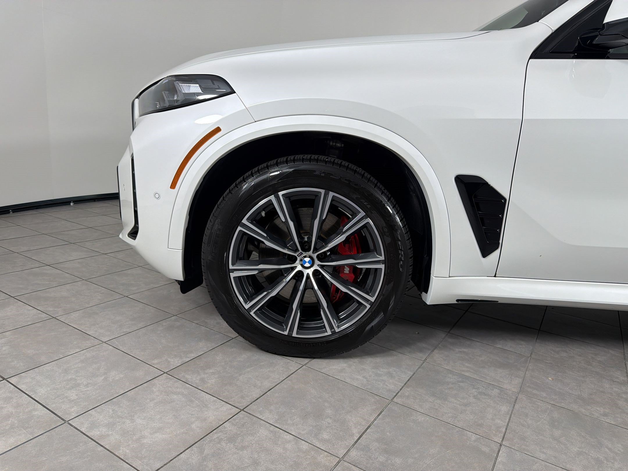 Certified 2026 BMW X5 xDrive40i w/ Executive Package AWD/4WD image 12