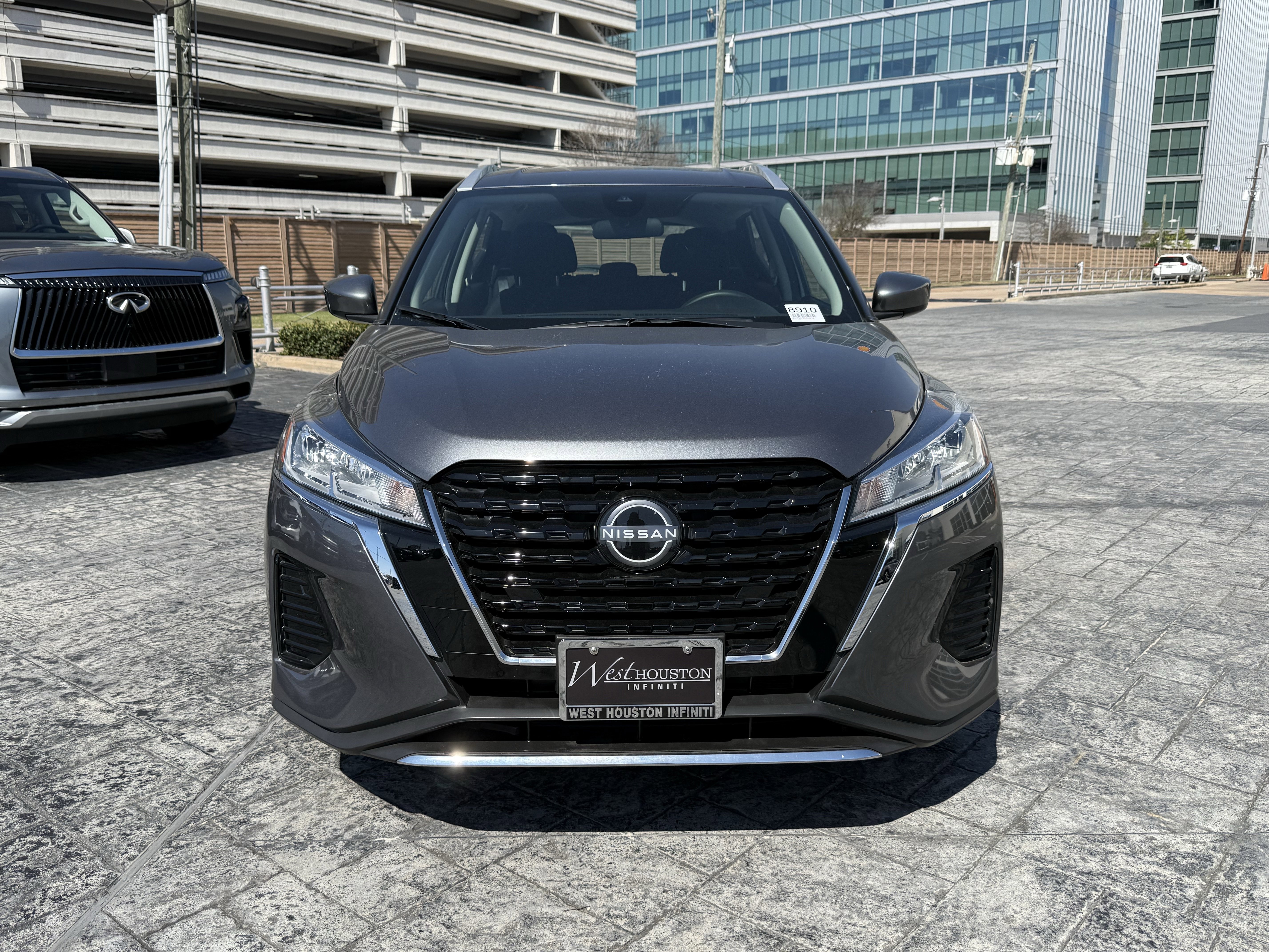 Used 2024 Nissan Kicks SV image 2