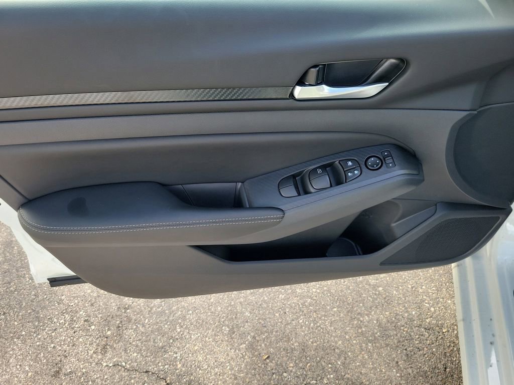 Used 2025 Nissan Altima 2.5 SV w/ SV Special Edition Package image 16