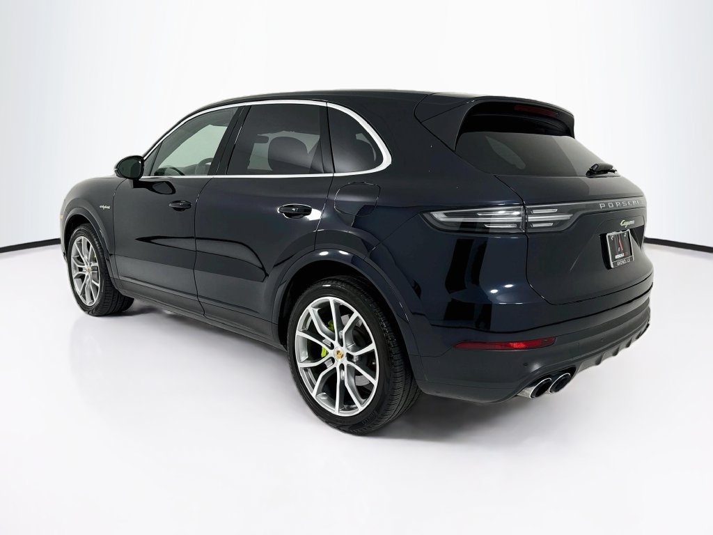 Certified 2023 Porsche Cayenne AWD/4WD image 3