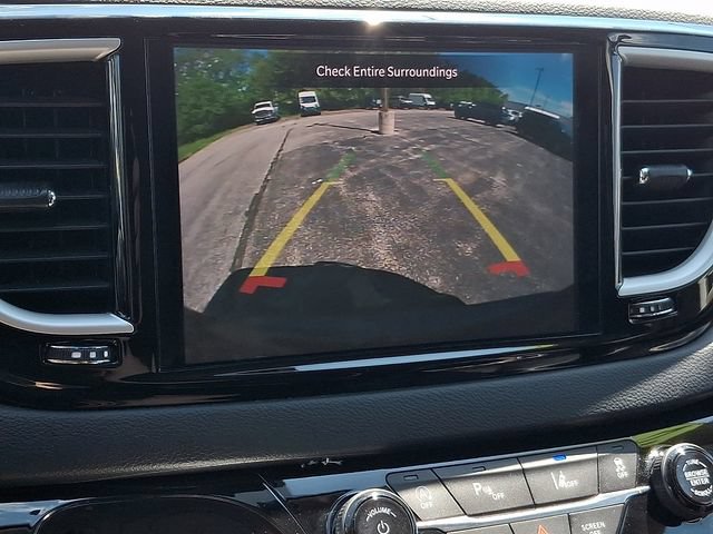 Certified 2023 Chrysler Pacifica Touring-L FWD image 17