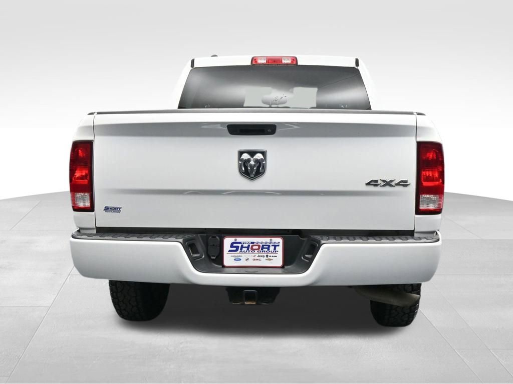 Used 2018 RAM 1500 Express AWD/4WD image 4