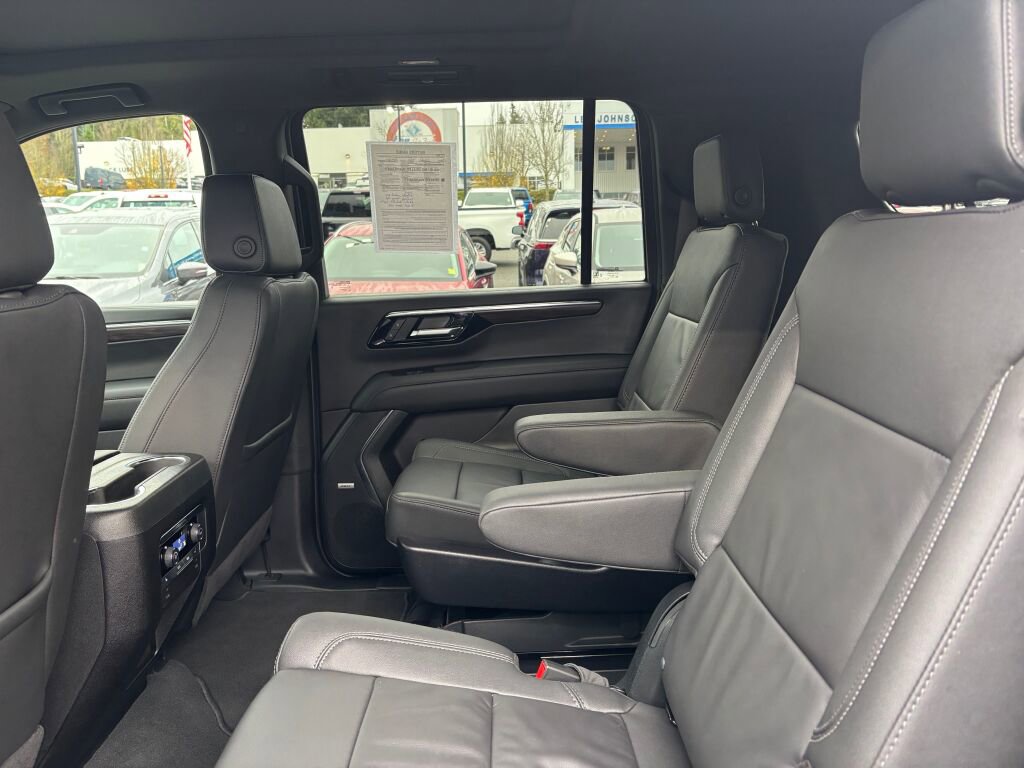 Certified 2025 Chevrolet Suburban LT w/ Comfort Package image 14