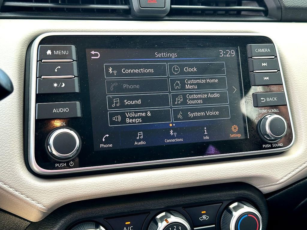 Used 2021 Nissan Versa SV image 15