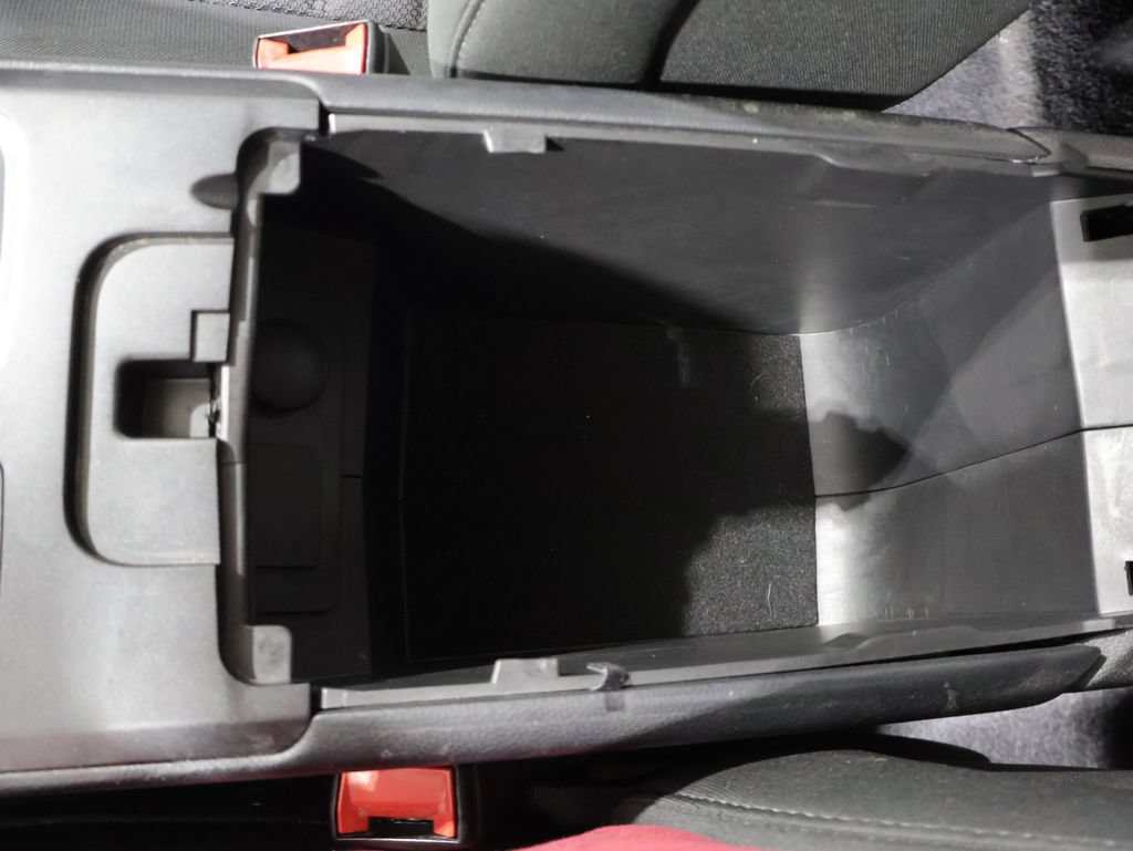 Used 2017 Ford Fusion SE FWD image 30