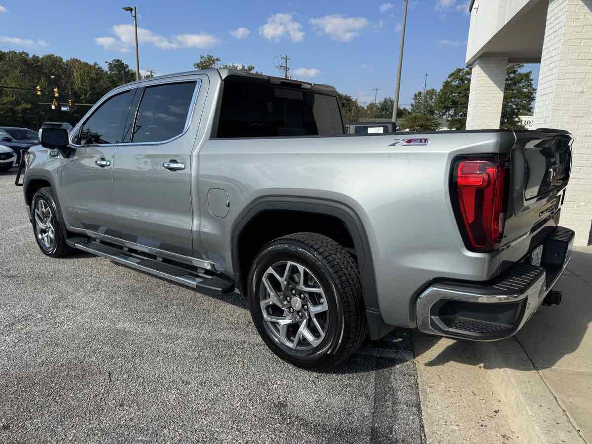 Used 2024 GMC Sierra 1500 SLT w/ SLT Premium Plus Package AWD/4WD image 8