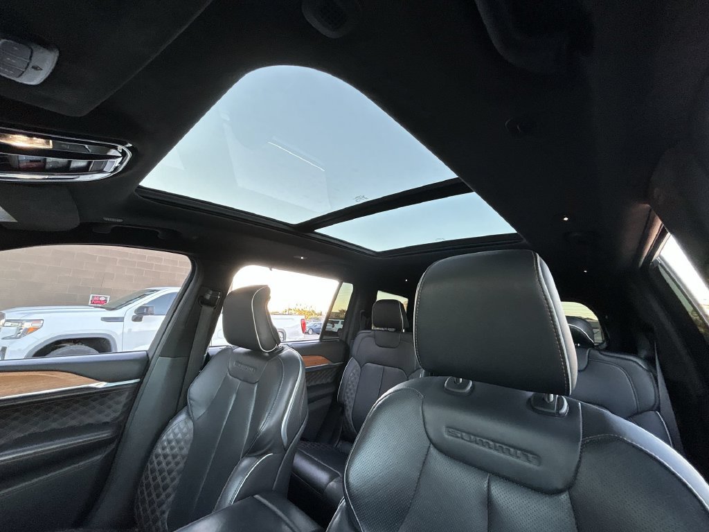 Used 2022 Jeep Grand Cherokee L Summit AWD/4WD image 19