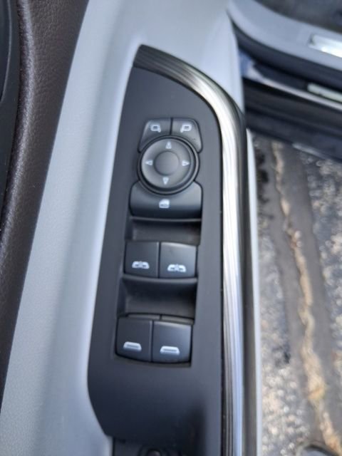 Used 2023 GMC Acadia SLT image 10