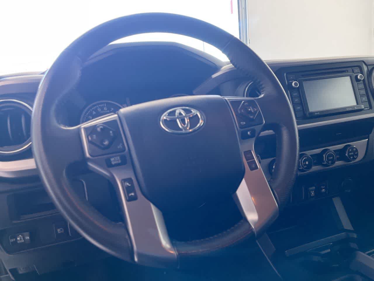 Used 2019 Toyota Tacoma SR5 AWD/4WD image 14