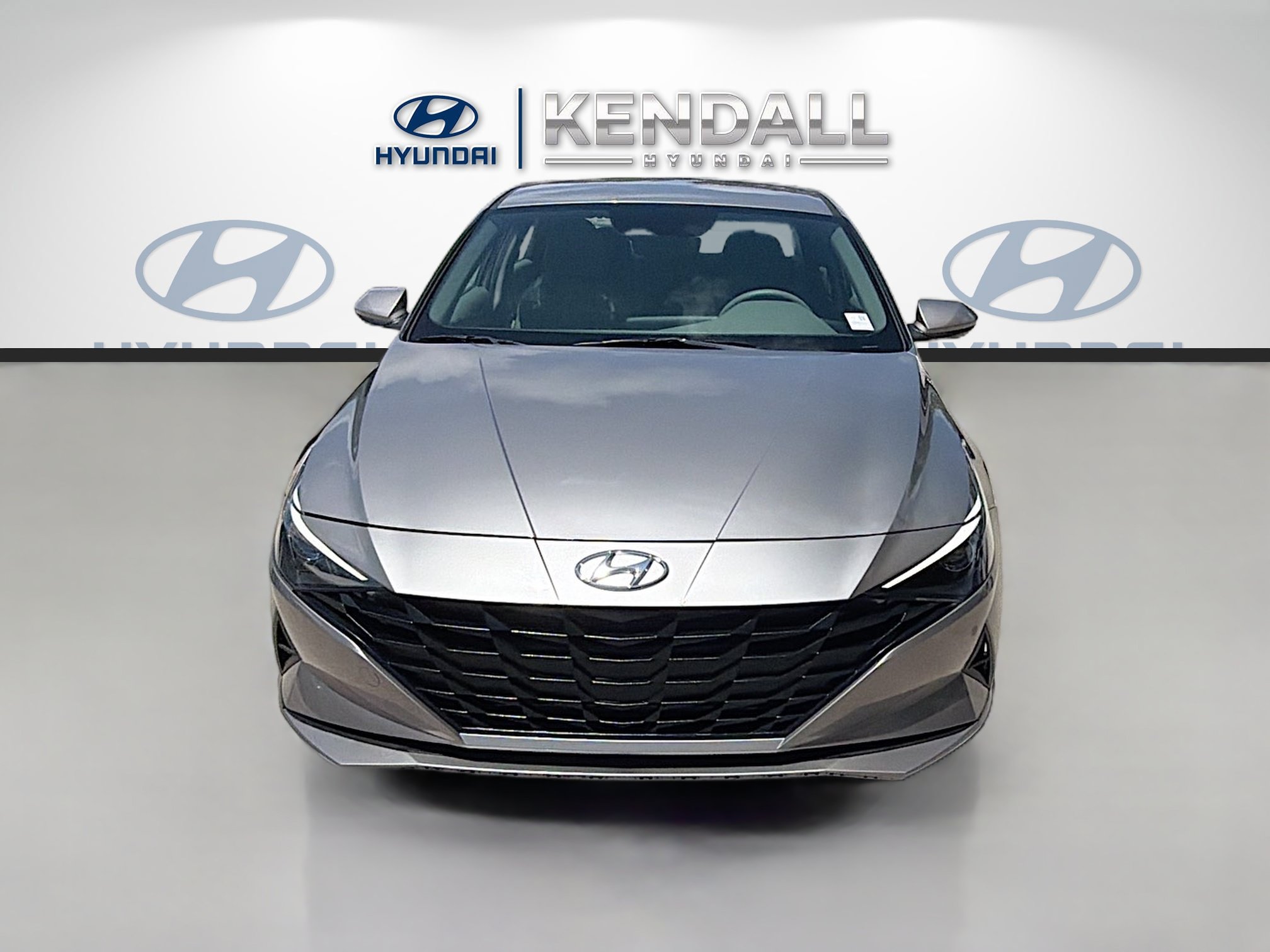 Used 2023 Hyundai Elantra SE w/ Cargo Package FWD image 2