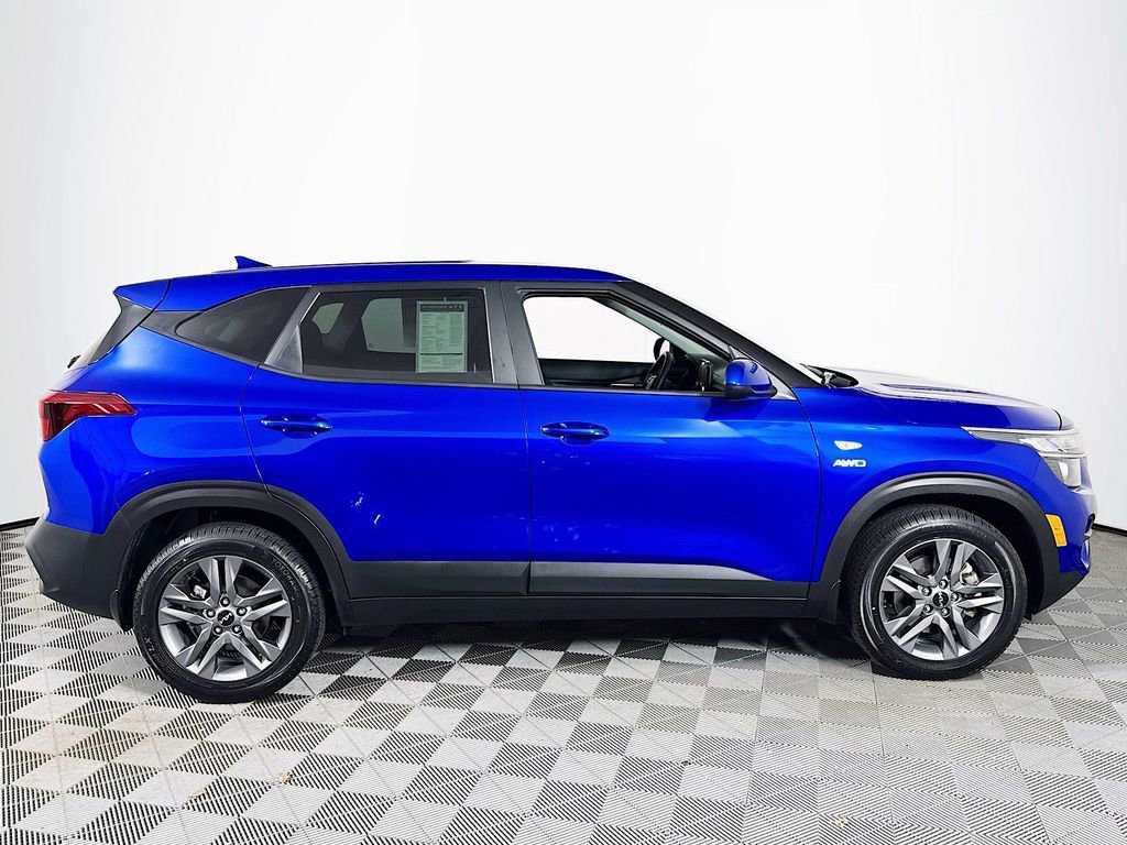 Used 2023 Kia Seltos LX AWD/4WD image 8